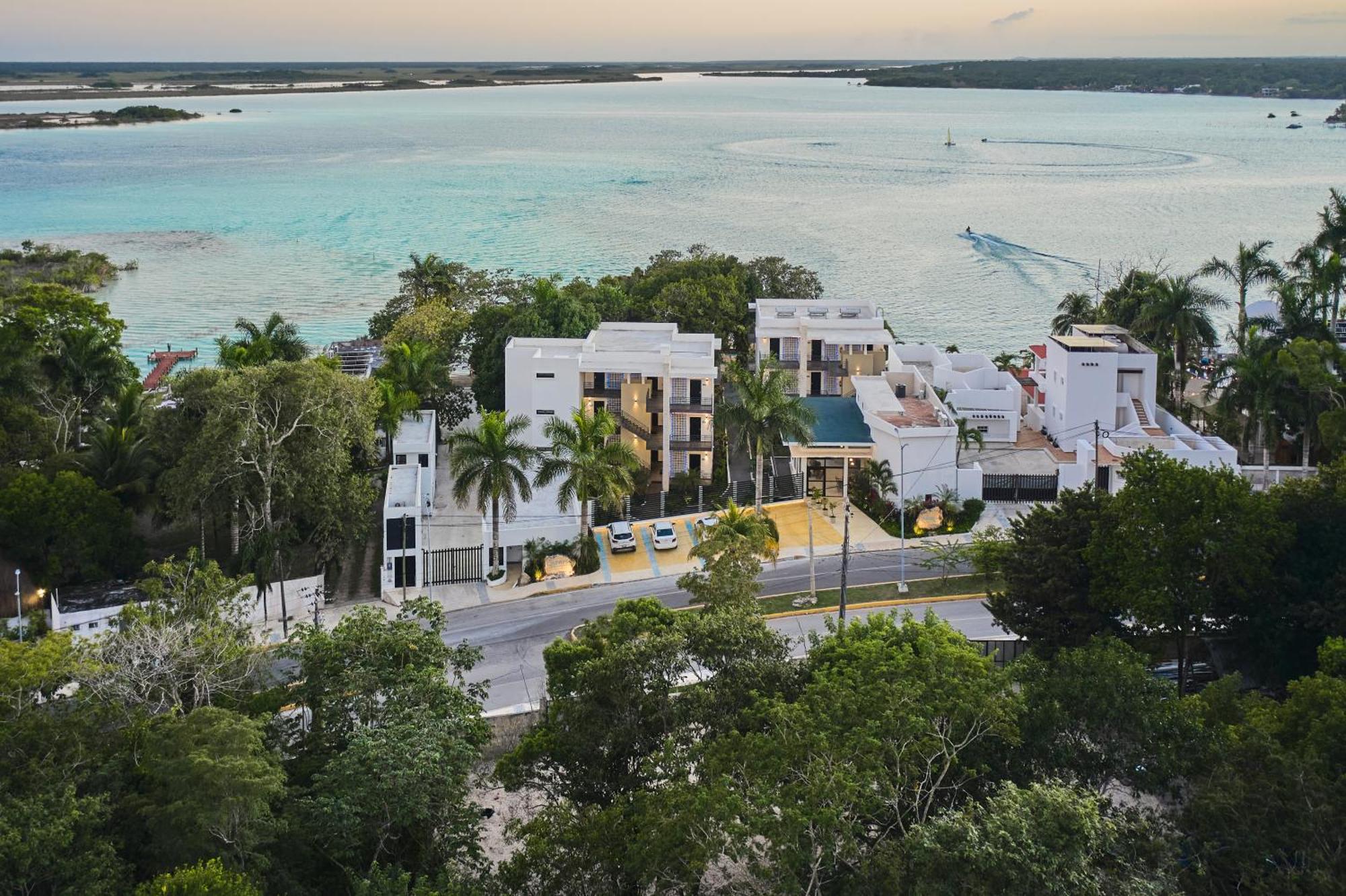 Cristalino Lagoon Front Hotel, Restaurant & Spa บากาลาร์ ภายนอก รูปภาพ
