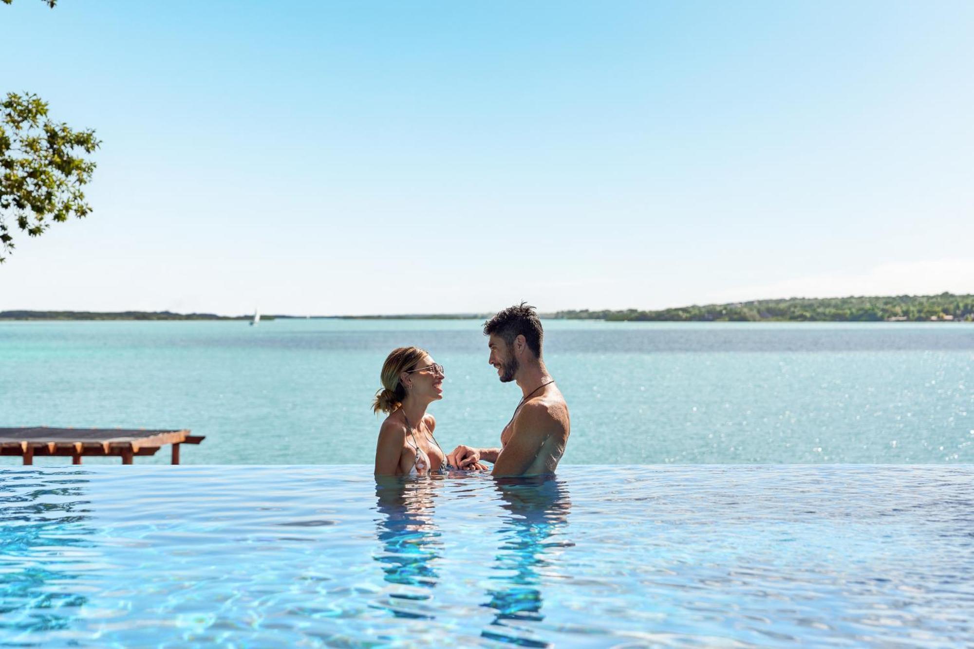 Cristalino Lagoon Front Hotel, Restaurant & Spa บากาลาร์ ภายนอก รูปภาพ